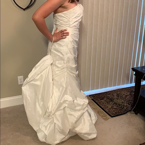 💝DAVID’S BRIDAL > TAFFETA MERMAID WEDDING DRESS - Picture 4 of 4
